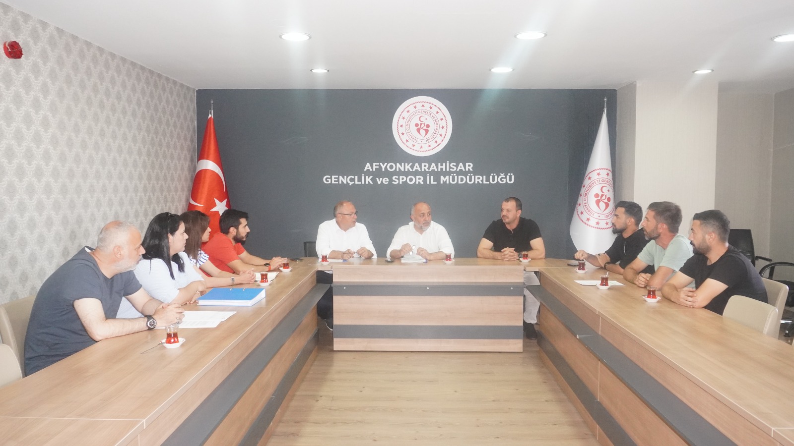 Afyonkarahisar'da Genç Sporcuların Parlayan Yıldızları: Okul Sporlarında Büyük Başarı